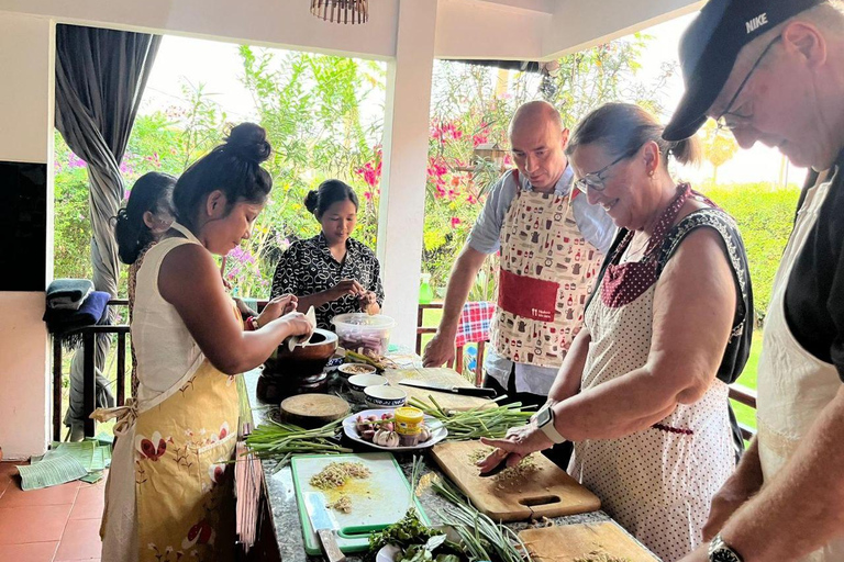 Phnom Penh’s Hands-On Khmer Cooking Class in the Countryside