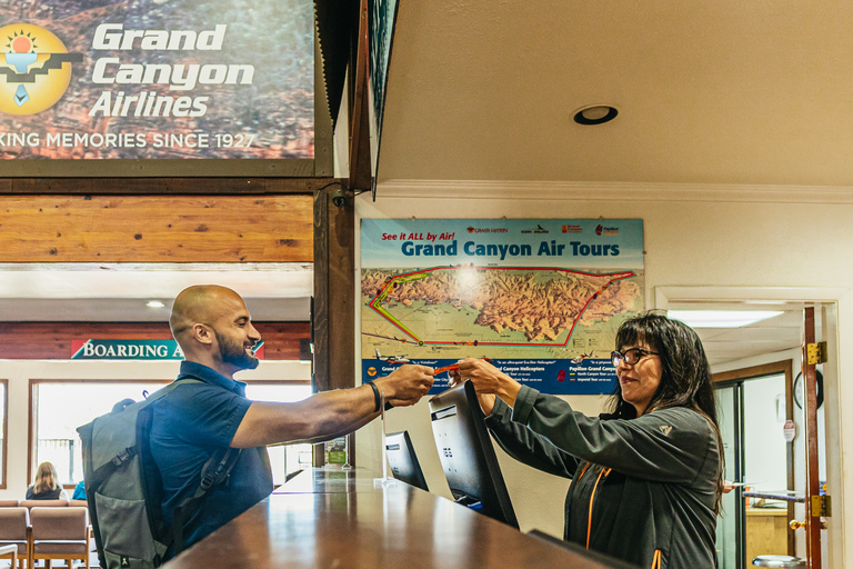 Grand Canyon Village: Wycieczka samolotem po południowej krawędzi Wielkiego KanionuLot samolotem nad Wielkim Kanionem i wycieczka Hummerem