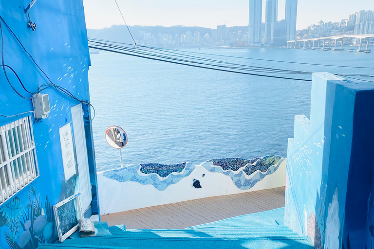 Busan: Sky Capsule+ Huinnyeoul+ Gamcheon+ Songdo+ Night ViewHaeundae Station Utgång 7