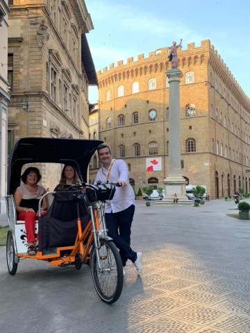 Visit Florença: Passeio guiado de riquixá pela cidade in Florence
