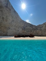 Zakynthos, стеклянная лодка тур по кораблекрушению и голубым пещерам - Housity