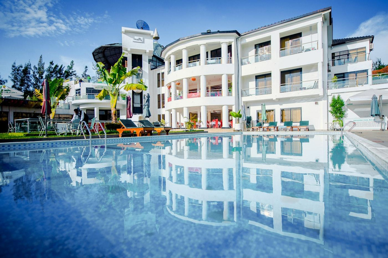 Kigali: 3-Day Akagera & Nyungwe Safari with Game Drive, Walk