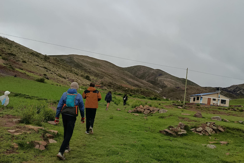 1-day Inca Trail, Maragua Crater, and Dinosaur Footprints Excursion 1-day maragua and dinosaur footprints tours