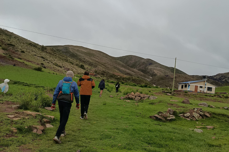 1-day Inca Trail, Maragua Crater, and Dinosaur Footprints Excursion 1-day maragua and dinosaur footprints tours