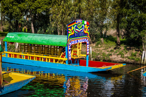CDMX: Tour of Xochimilco and Coyoacán with option to visit the Frida Kahlo Museum Shared tour with visit to the Frida Kahlo Museum and traditional lunch