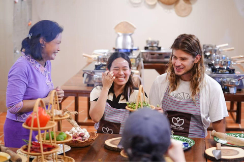 曼谷：白莲花泰式烹饪课+市场探访曼谷：白莲花泰式烹饪课程与市场导览