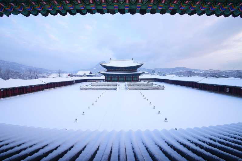 Seoul: Royal Palace Morning Tour including Cheongwadae
