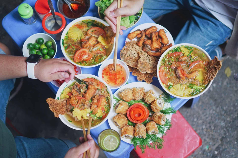 Da Nang: excursão a pé pela comida de rua e espetáculo Charming Da NangDa Nang: Excursão a pé pela comida de rua e espetáculo Charming Da Nang
