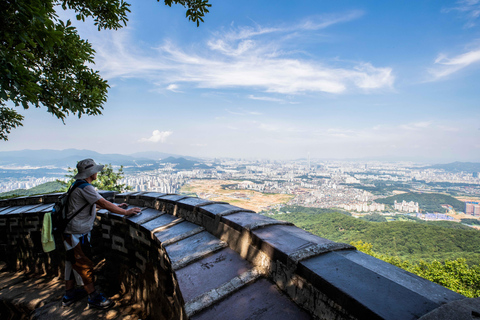 Séoul : UNESCO Namhansanseong, Tombe royale et Icheon (EG Tour)Visite en groupe partagé, rendez-vous à Myeongdong