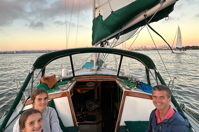 San Diego : Excursion guidée au coucher du soleil et en journée à bord d'un voilierVoile au coucher du soleil