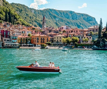 Lago di Como: Tour privato in barca classica