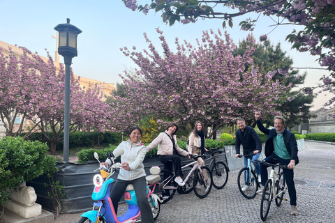 Beijing: Flexible Hutong Tour by E-Scooter or Bicycle Beijing: Flexible Private Hutong Tour (E-Bike or Bike)