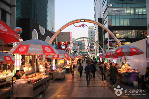 Busan: Night City View and Traditional Market Tour