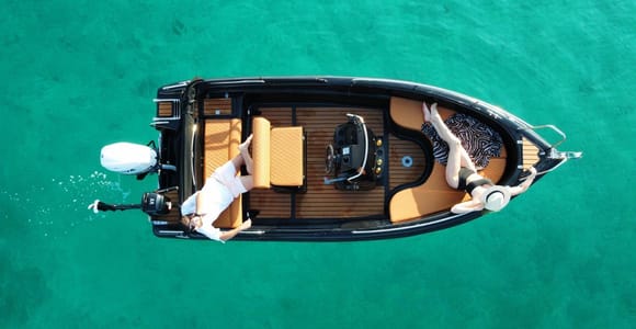 Santorini: Self-Drive Boat Rental without Boat License