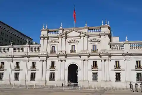 Santiago de Chile: Half-Day City Tour with Local Cuisine