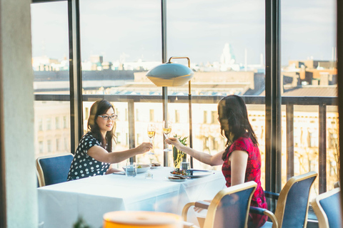 Foodtour mit Rooftop-Bar-Besuch in HelsinkiHelsinki: Foodtour mit Besuch einer Rooftop-Bar und Verkostungen