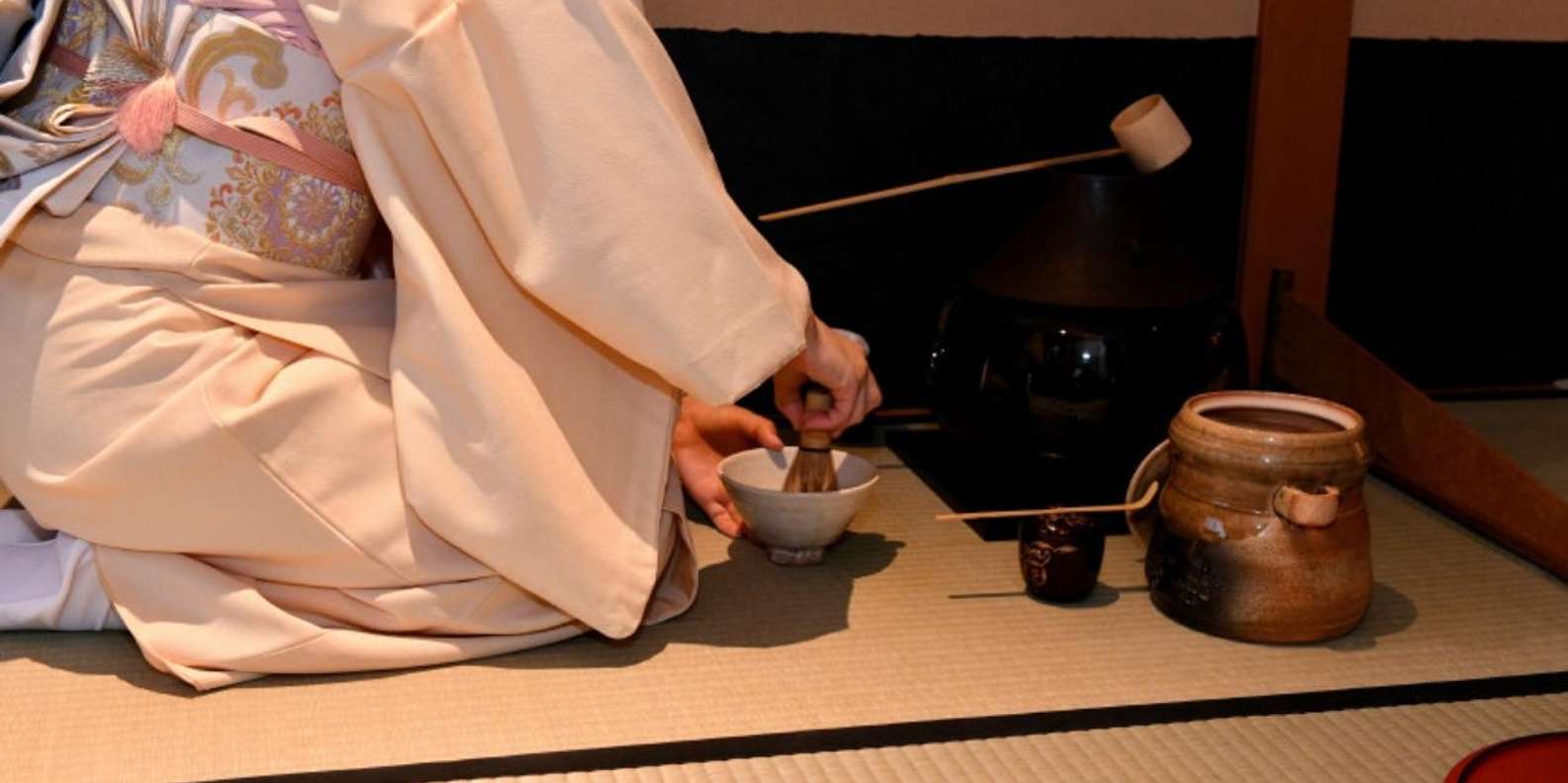 Kyoto: Kimono Tea Ceremony at Orizuruya Gion