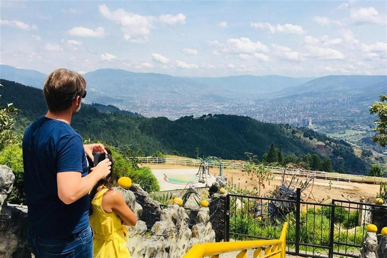 Medellin: Pablo Escobar Tour and Comuna 13