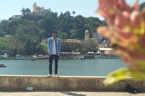 From Udaipur: Mount Abu Day Trip Private Tour with A/C transport and Dedicated Driver.