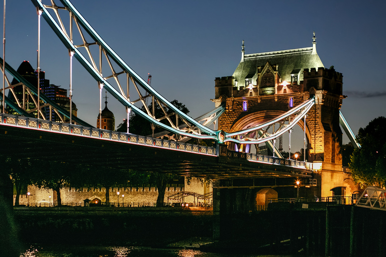 Londres : Dîner-croisière sur la TamiseLondres : croisière et dîner sur la Tamise