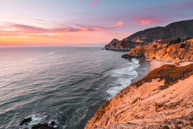 La beauté de la côte : La PCH et la visite audioguide de 17 miles