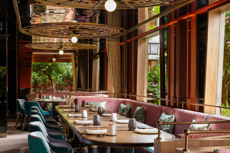 Bangkok: Jim Thompson, Un ristorante tailandese Pacchetti F&amp;BJim's Sharing Set per 2 persone, incluso 1 drink a persona