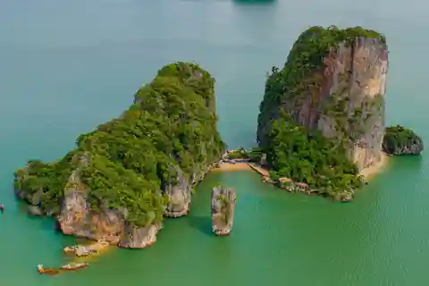 Mattina magica: Tour in canoa dell'isola di James Bond da Phuket