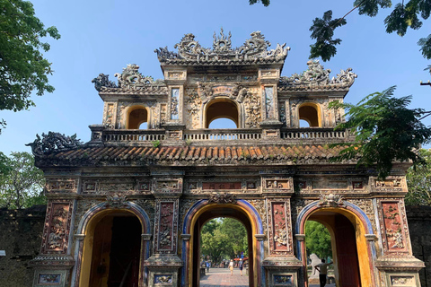 Hue: Pendelbus van Hue naar Da Nang ( of Hoi An )