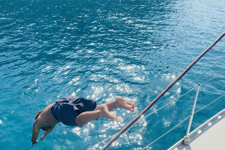 Lindos-Rhodes: Sailing Trip with Lunch and Drinks
