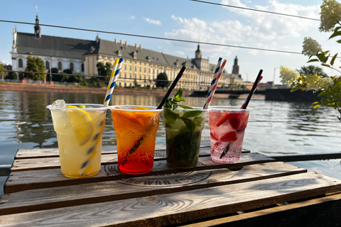 Wroclaw: Sunset Catamaran Cruise with Drink and Music