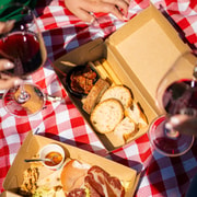 Pompeii: Bosco de' Medici Vineyard Picnic with Wine