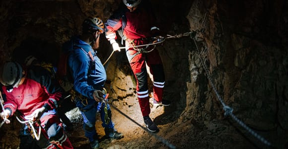 TUNNEL ABSEILING PLUS Tour durch den Untergrund TUNNEL ABSEILING PLUS Tour durch den Untergrund
