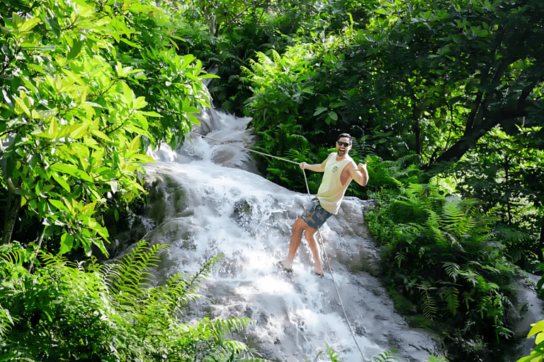 Chiang Mai: Private Sticky Waterfall & Buatong Cave