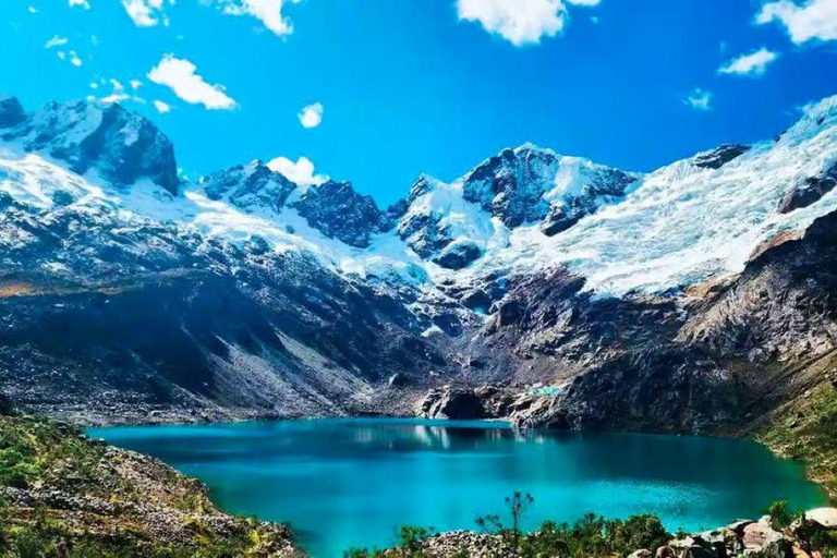 Huaraz: Rocotuyoc Lagoon & Frozen Lagoon Full-Day Tour