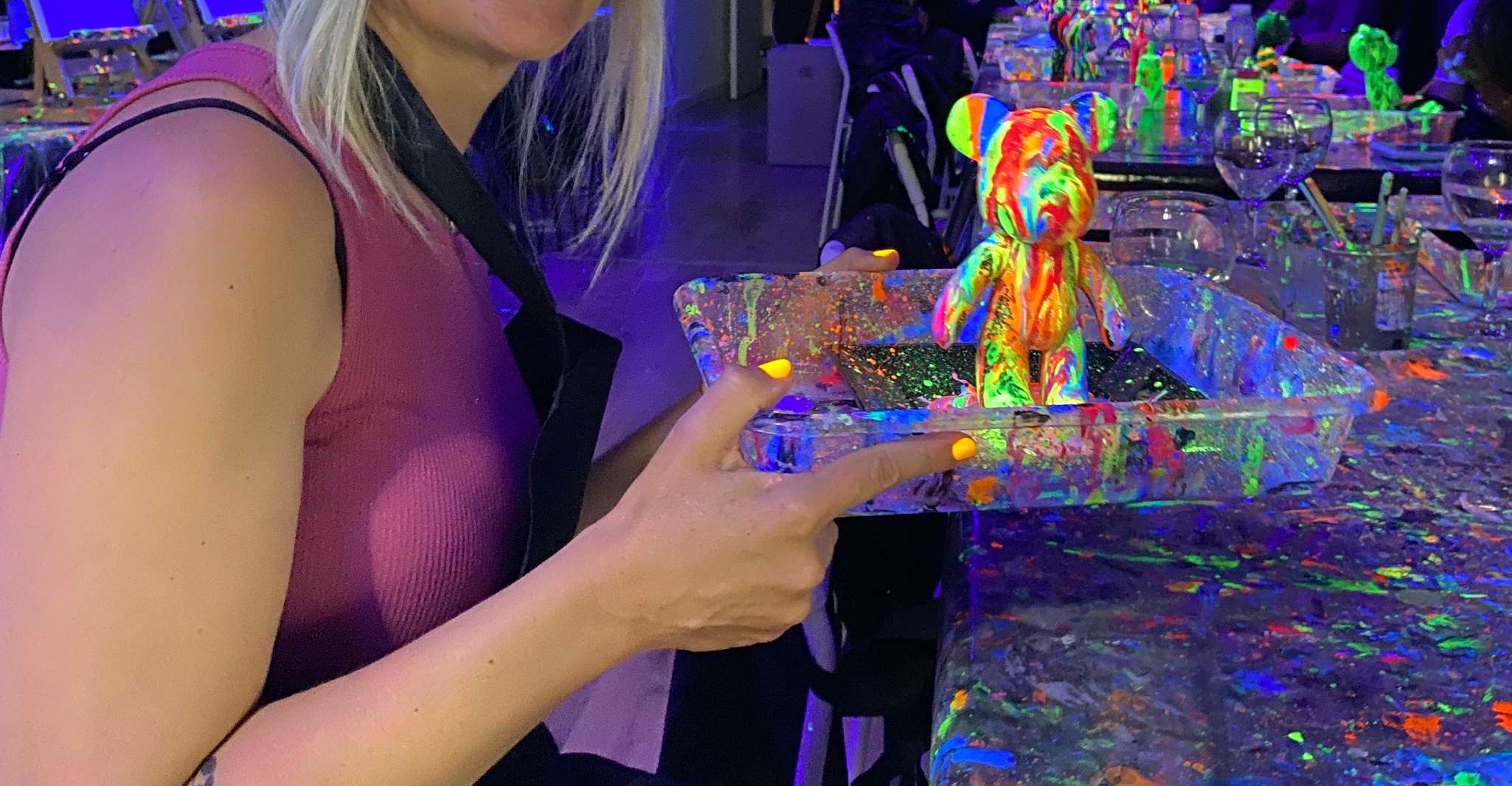 Barcelona: Bear-brick Fluorescent Painting | Wine and Art photo 14