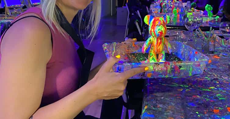 Barcelona: Bear-brick Fluorescent Painting | Wine and Art photo 14