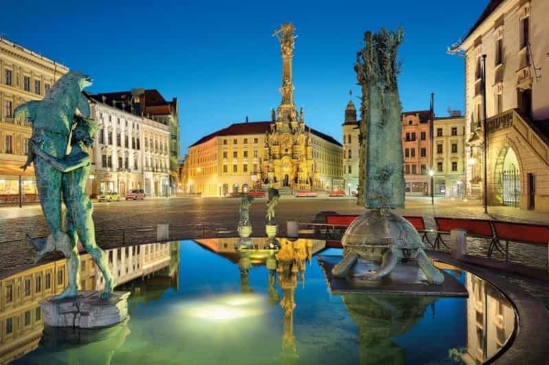 Exkluzivní celodenní výlet: klášter Zelená hora, Bouzov, Olomouc.