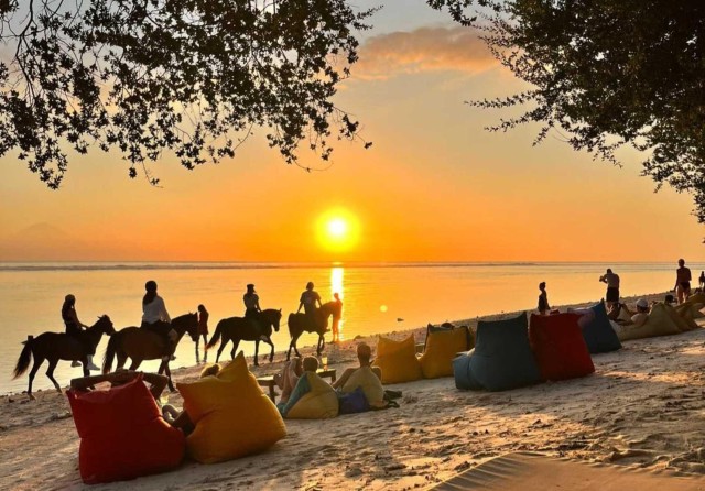 Visit Gili Sunrise or Sunset Horse Riding in Gili Air