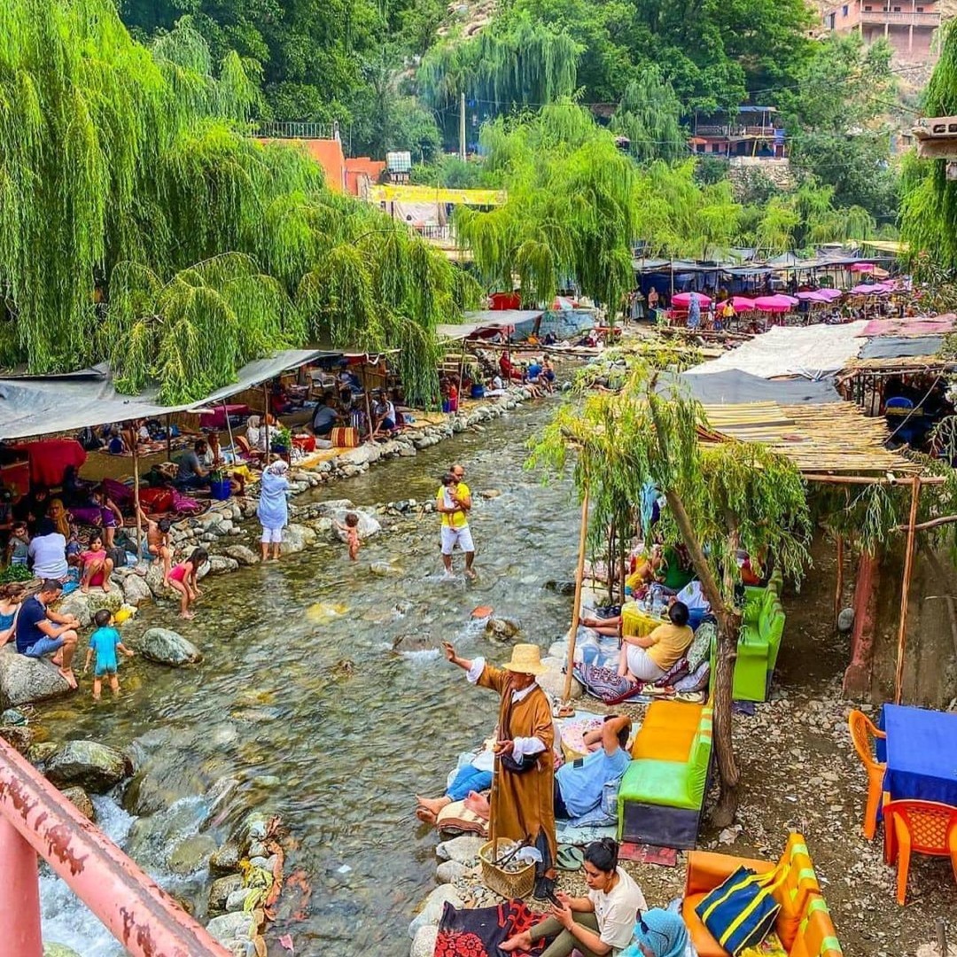 Marrakech : Vallée de l'Ourika et dîner-spectacle dans le désert d'Agafay - bivouac