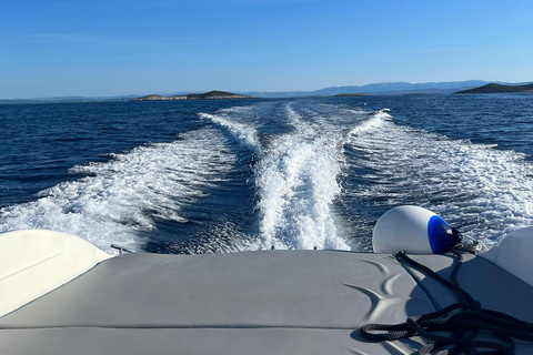 Split : Visite d&#039;une jounée des 5 îles de la Grotte Bleue avec Hvar et Vis