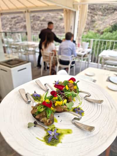 Gran Canaria: Spanish Tapas and Wine Tasting Tour in Mogan