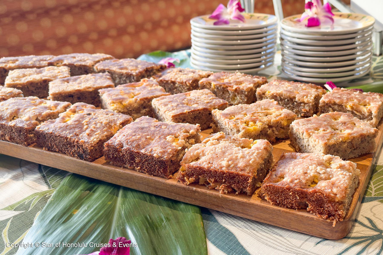 Honolulu: Whale Watching Cruise with Breakfast Whale Watching Cruise w/Breakfast with Waikiki Transfer