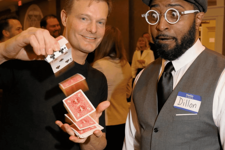 OKCs Komiker & Magier: Jonathans Magisches Theater. Foto: GetYourGuide