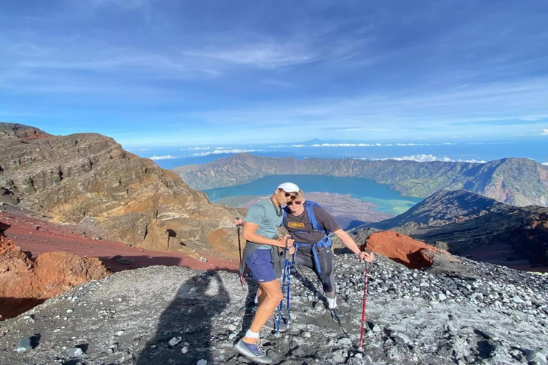 Góra Rinjani: 3D-2N Szczyt, Pływanie w Jeziorze i Gorące Źródła
