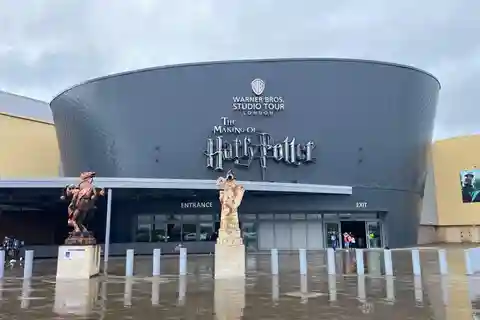 Warner Bros. Studios to London Airports | Private Transfers