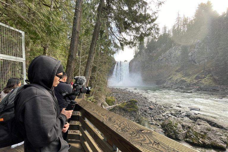 From Seattle: Snoqualmie Falls and Wineries Tour w/ Transfer