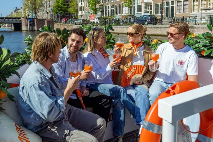Amsterdam: Offizielle Aperol-Spritz-Bootsfahrt. Foto: GetYourGuide Amsterdam: Offizielle Aperol-Spritz-Bootsfahrt. Foto: GetYourGuide