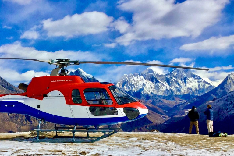 Kathmandu: Passeio de helicóptero pelo Everest com pouso garantidoPasseio de helicóptero pelo acampamento base do Everest Parada no Everest View Hotel