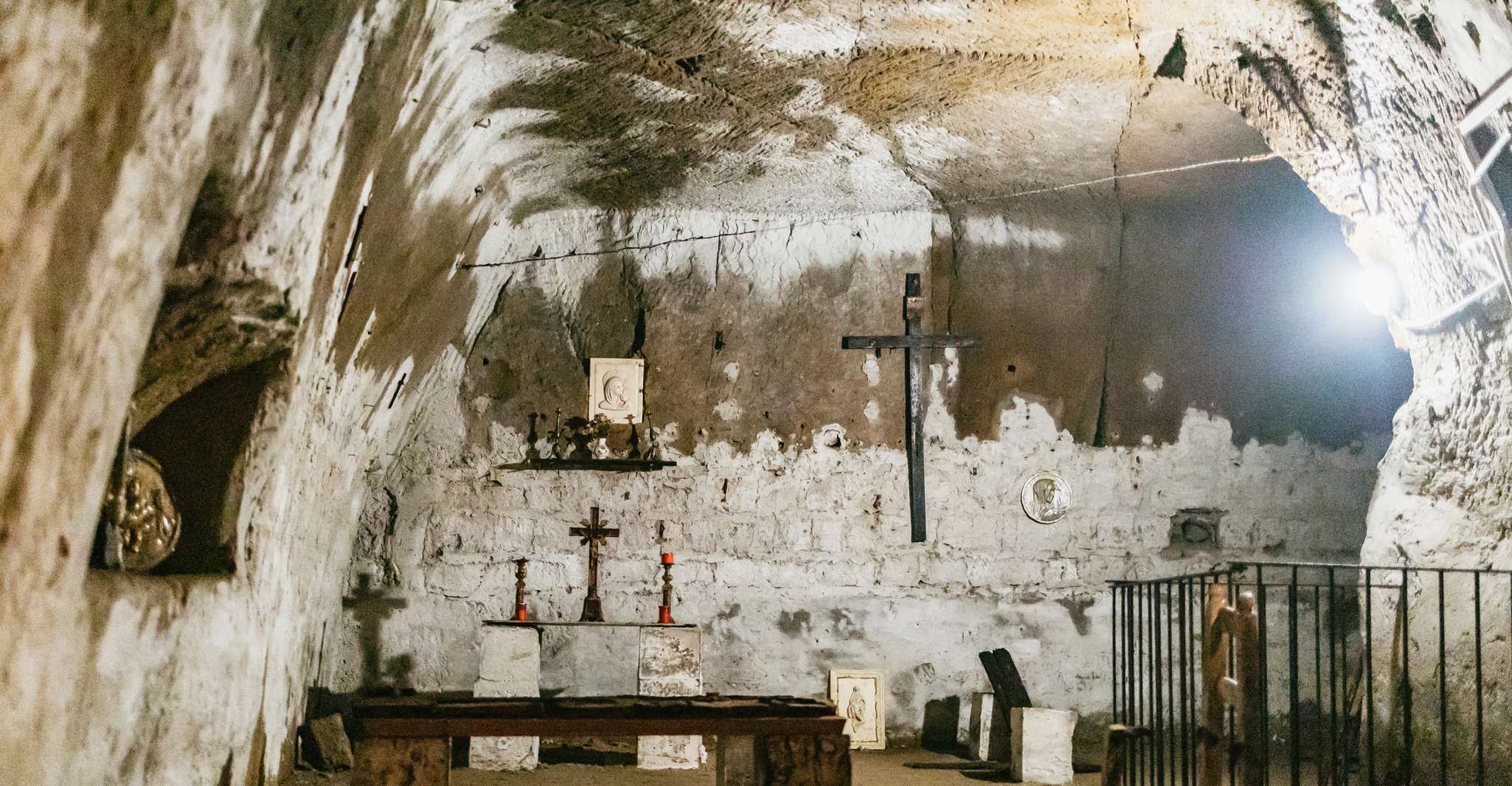 Napoli, Quartieri Spagnoli Tour Guidato della Metropolitana - Hizvo