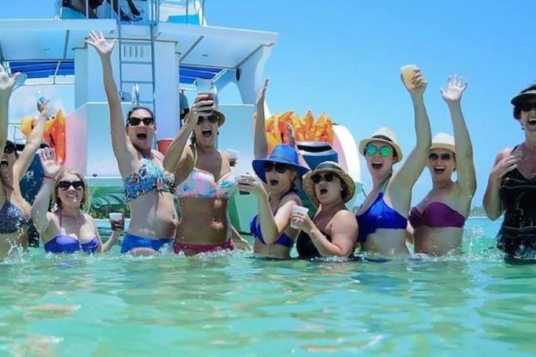 Punta Cana: Party Boat + Snorkeling Catamaran Natural Pool